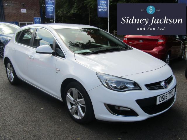 2015 (15) Vauxhall Astra 1.6i SRi Hatchback 5dr Petrol Manual Euro 6 (115 ps)