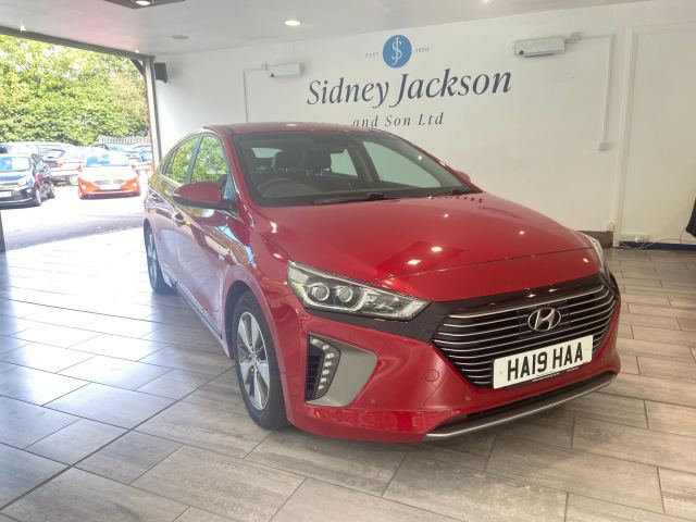2019 (19) Hyundai IONIQ 1.6 h-GD GPFi 8.9kWh Premium SE Hatchback 5dr Petrol Plug-in Hybrid DCT Euro 6 (s/s) (141 ps)